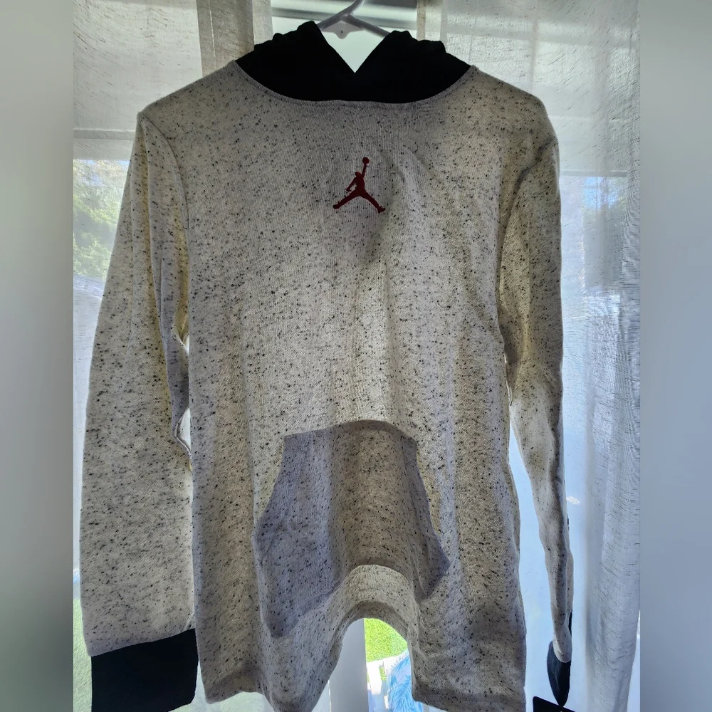 Pullover - Picture 1 of 3